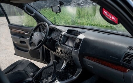 Toyota Land Cruiser Prado 120 рестайлинг, 2004 год, 1 520 000 рублей, 16 фотография