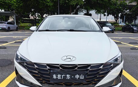 Hyundai Elantra, 2022 год, 1 370 000 рублей, 2 фотография