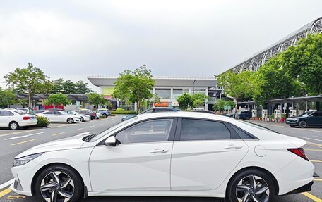 Hyundai Elantra, 2022 год, 1 370 000 рублей, 6 фотография