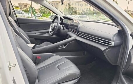 Hyundai Elantra, 2022 год, 1 370 000 рублей, 9 фотография