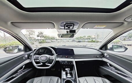 Hyundai Elantra, 2022 год, 1 370 000 рублей, 13 фотография