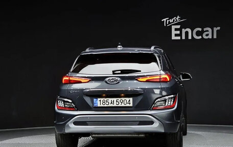 Hyundai Kona I, 2022 год, 1 920 000 рублей, 4 фотография