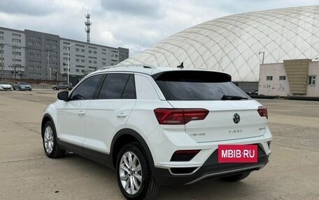 Volkswagen T-Roc I, 2022 год, 1 713 700 рублей, 3 фотография