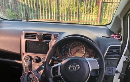 Toyota Ractis II, 2011 год, 550 000 рублей, 7 фотография