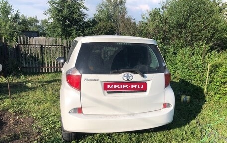 Toyota Ractis II, 2011 год, 550 000 рублей, 4 фотография