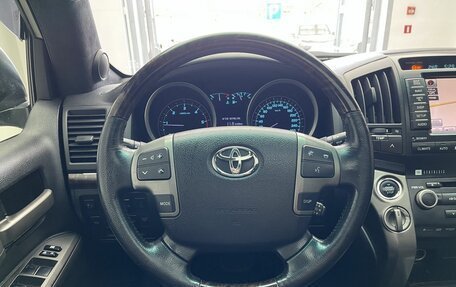 Toyota Land Cruiser 200, 2010 год, 3 200 000 рублей, 10 фотография