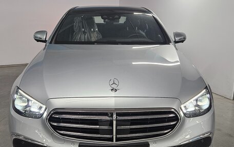 Mercedes-Benz E-Класс, 2023 год, 9 100 000 рублей, 2 фотография