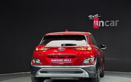 Hyundai Kona I, 2022 год, 1 730 000 рублей, 4 фотография