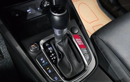 Hyundai Kona I, 2022 год, 1 730 000 рублей, 10 фотография