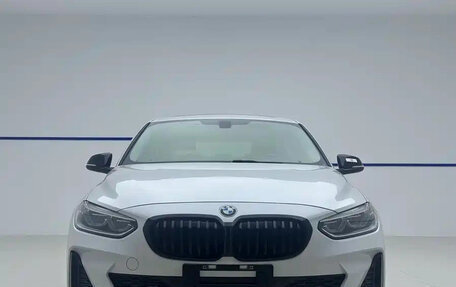 BMW 1 серия, 2021 год, 1 700 000 рублей, 2 фотография