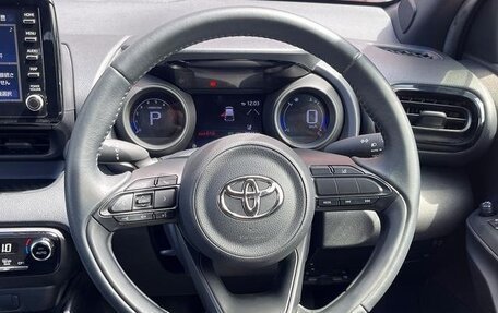 Toyota Yaris, 2023 год, 1 262 333 рублей, 8 фотография