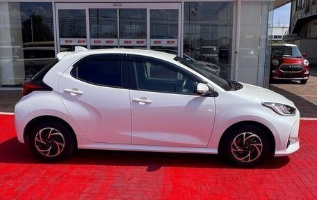 Toyota Yaris, 2023 год, 1 262 333 рублей, 5 фотография