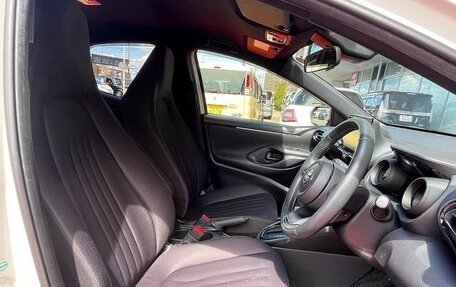 Toyota Yaris, 2023 год, 1 262 333 рублей, 15 фотография