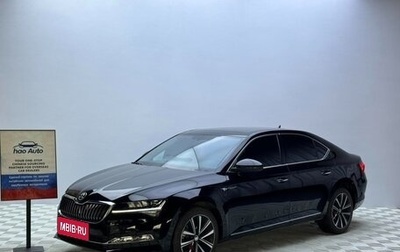 Skoda Superb III рестайлинг, 2022 год, 1 870 000 рублей, 1 фотография