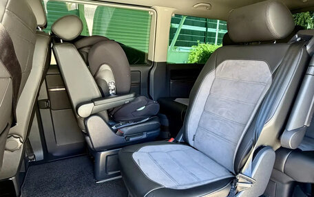 Volkswagen Multivan T6 рестайлинг, 2021 год, 8 500 000 рублей, 3 фотография