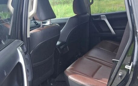 Toyota Land Cruiser Prado 150 рестайлинг 2, 2017 год, 3 800 000 рублей, 4 фотография