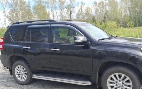 Toyota Land Cruiser Prado 150 рестайлинг 2, 2017 год, 3 800 000 рублей, 13 фотография