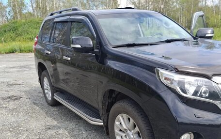 Toyota Land Cruiser Prado 150 рестайлинг 2, 2017 год, 3 800 000 рублей, 9 фотография