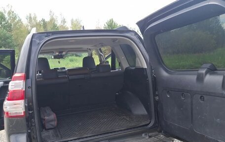 Toyota Land Cruiser Prado 150 рестайлинг 2, 2017 год, 3 800 000 рублей, 10 фотография