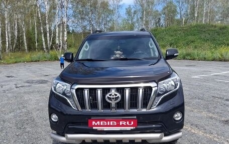 Toyota Land Cruiser Prado 150 рестайлинг 2, 2017 год, 3 800 000 рублей, 12 фотография