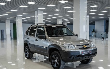 Chevrolet Niva I рестайлинг, 2017 год, 696 000 рублей, 3 фотография