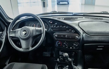 Chevrolet Niva I рестайлинг, 2017 год, 696 000 рублей, 10 фотография