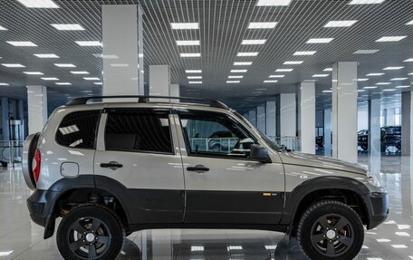 Chevrolet Niva I рестайлинг, 2017 год, 696 000 рублей, 5 фотография