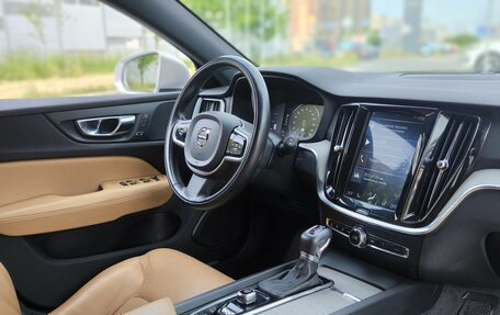 Volvo V60 Cross Country II, 2019 год, 3 050 000 рублей, 25 фотография