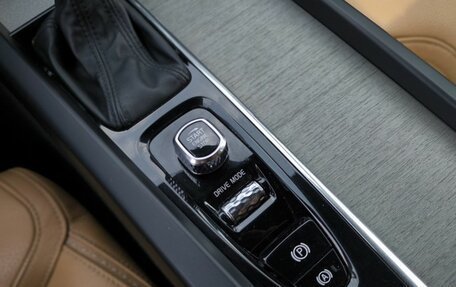 Volvo V60 Cross Country II, 2019 год, 3 050 000 рублей, 22 фотография