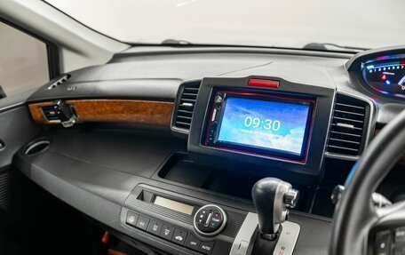Honda Freed I, 2011 год, 1 050 000 рублей, 13 фотография