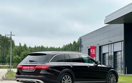 Mercedes-Benz E-Класс, 2017 год, 3 300 000 рублей, 11 фотография