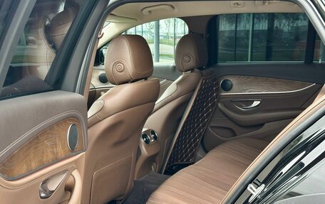 Mercedes-Benz E-Класс, 2017 год, 3 300 000 рублей, 21 фотография
