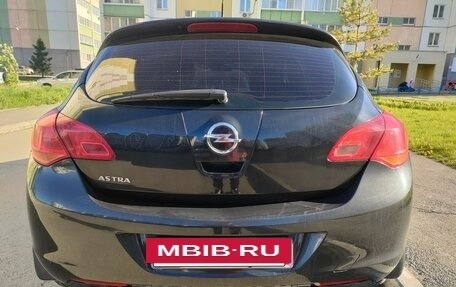 Opel Astra J, 2011 год, 630 000 рублей, 2 фотография