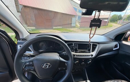 Hyundai Solaris II рестайлинг, 2020 год, 1 350 000 рублей, 18 фотография