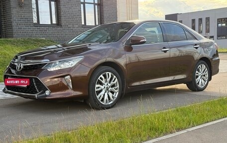 Toyota Camry, 2017 год, 2 200 000 рублей, 2 фотография