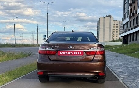 Toyota Camry, 2017 год, 2 200 000 рублей, 6 фотография