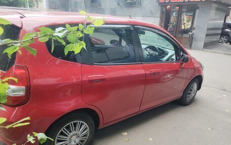 Honda Fit III, 2001 год, 235 000 рублей, 2 фотография