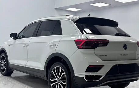 Volkswagen T-Roc I, 2021 год, 1 750 000 рублей, 4 фотография