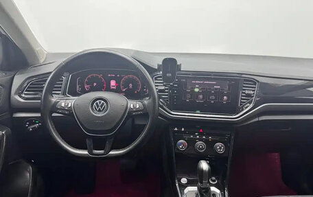 Volkswagen T-Roc I, 2021 год, 1 750 000 рублей, 13 фотография