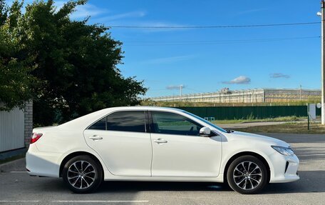Toyota Camry, 2016 год, 2 000 000 рублей, 4 фотография