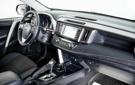 Toyota RAV4, 2017 год, 2 159 000 рублей, 11 фотография