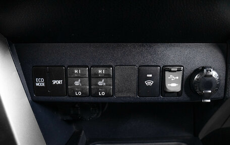 Toyota RAV4, 2017 год, 2 159 000 рублей, 19 фотография