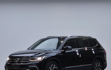 Volkswagen Tiguan II, 2022 год, 2 391 000 рублей, 1 фотография
