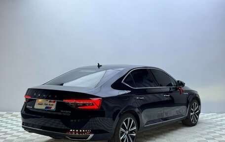 Skoda Superb III рестайлинг, 2022 год, 1 870 000 рублей, 6 фотография