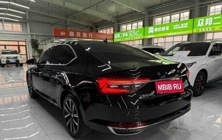 Skoda Superb III рестайлинг, 2022 год, 1 890 000 рублей, 4 фотография