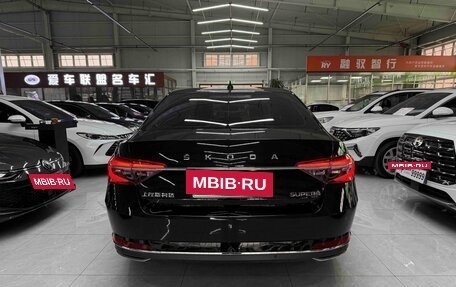 Skoda Superb III рестайлинг, 2022 год, 1 890 000 рублей, 5 фотография