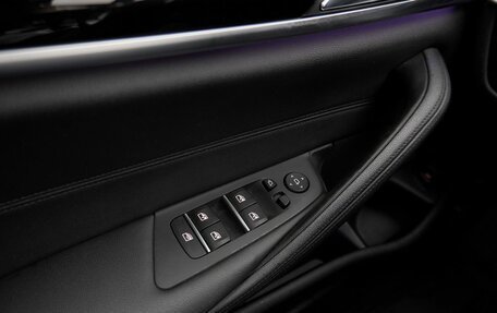 BMW 5 серия, 2020 год, 3 936 900 рублей, 13 фотография
