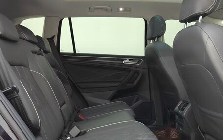 Volkswagen Tiguan II, 2022 год, 2 421 000 рублей, 13 фотография