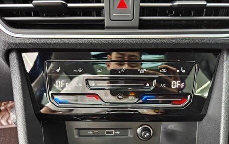 Volkswagen Tiguan II, 2022 год, 2 421 000 рублей, 10 фотография