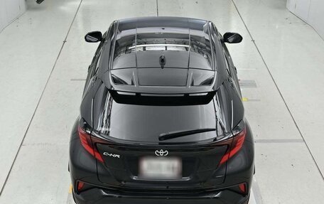 Toyota C-HR I рестайлинг, 2022 год, 2 000 030 рублей, 7 фотография